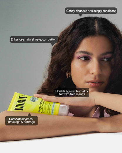 Super Defining Curl Cream shields hair against humidity for frizz-free, soft, and defined curls